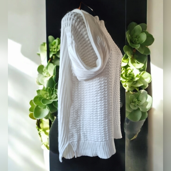 Vince Camuto Oversized Cream Knit Sweater - Picture 3 of 7